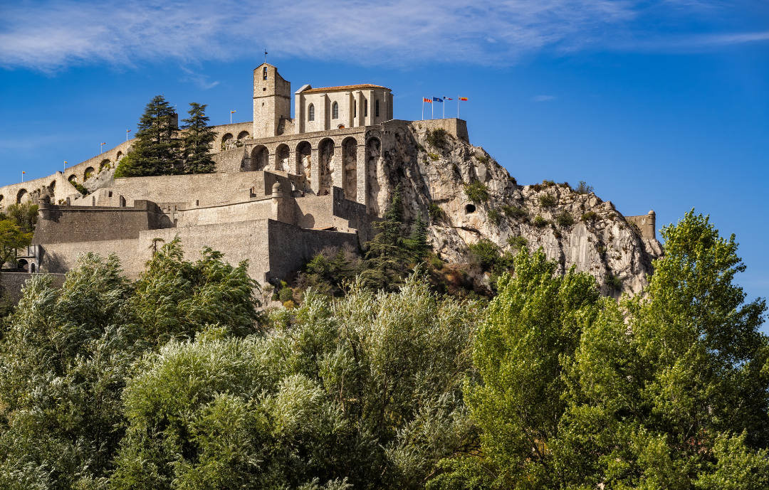 Carcassonne en hiver : Le road trip magique au départ de Narbonne ou Toulouse