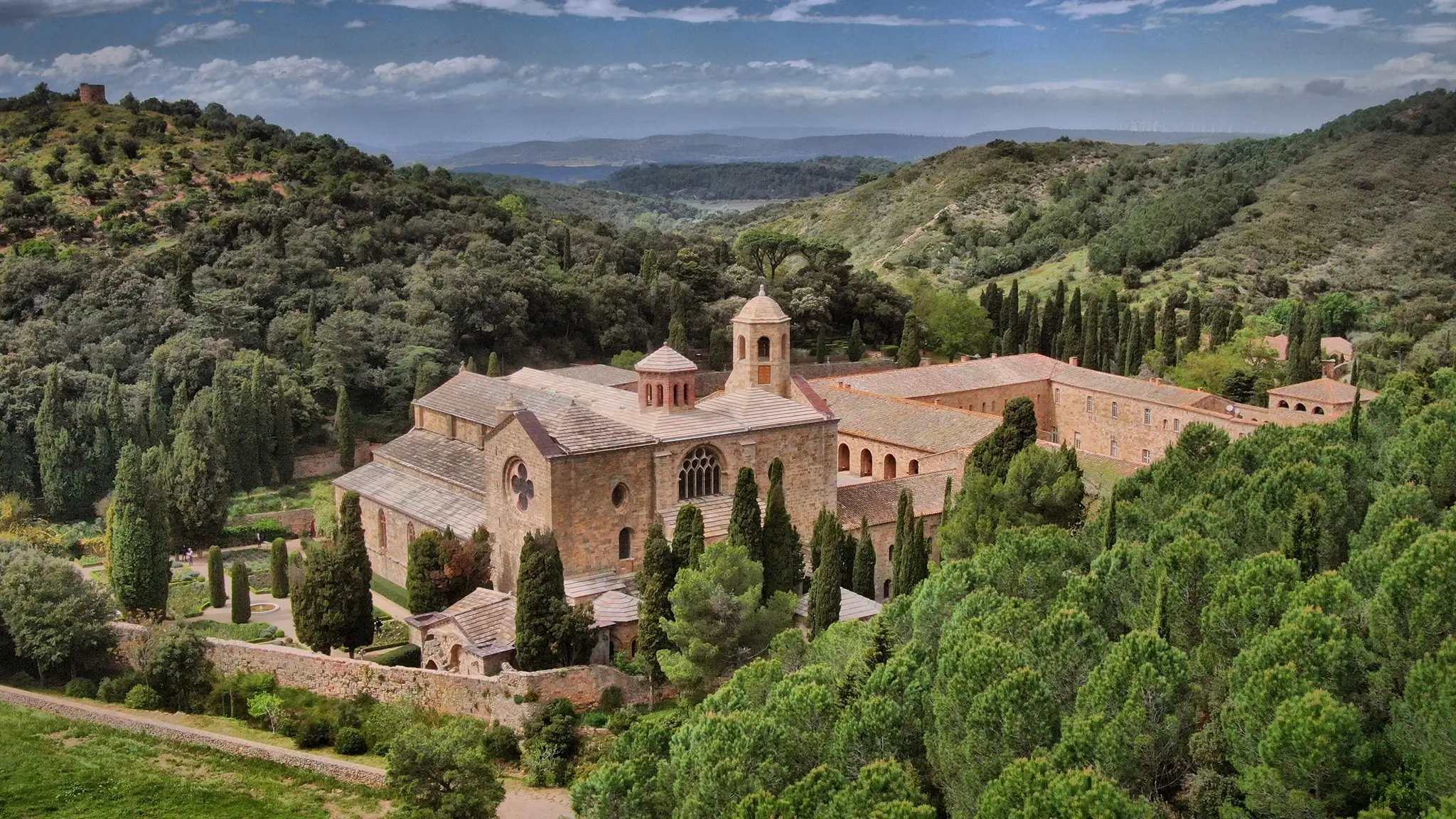 Carcassonne en hiver : Le road trip magique au départ de Narbonne ou Toulouse